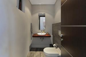 Rose - Luxury City living with views!