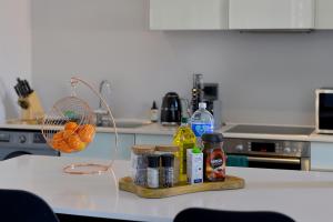 Rose - Luxury City living with views!