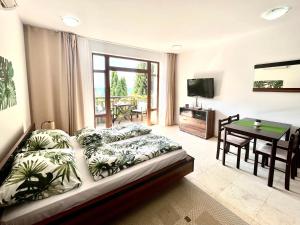 Patricks apartments - Garden of Eden - Sea view