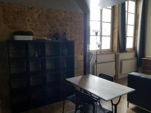 Appartements bnbgones - Le Desire - HYPER CENTRE VILLE - METRO Hotel de Ville a 1 mn : photos des chambres