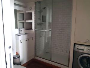 Appartements bnbgones - Le Desire - HYPER CENTRE VILLE - METRO Hotel de Ville a 1 mn : photos des chambres