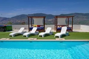 וילה Vision - וילה מדהימה בקצה היישוב עם בריכה ונוף עוצר נשימה - Mikhmannim