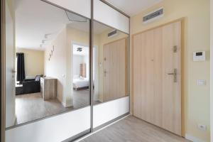 Warta River Loft Apartment by BookingHost