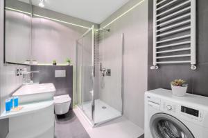 Warta River Loft Apartment by BookingHost