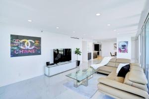 Feels Like Summer ~ Panoramic Water Views!