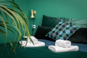 Barbacan Suites - Old Town Apartments - by Upstairs