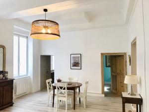 Appartements Elegant Apartment in Historic Center of Tournon : photos des chambres