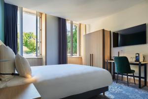 Hotels Le Grand Hotel, The Originals Relais : photos des chambres