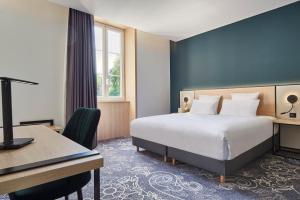 Hotels Le Grand Hotel, The Originals Relais : photos des chambres