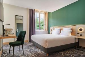 Hotels Le Grand Hotel, The Originals Relais : photos des chambres