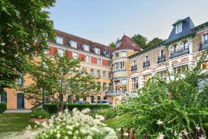 Hotels Le Grand Hotel, The Originals Relais : photos des chambres