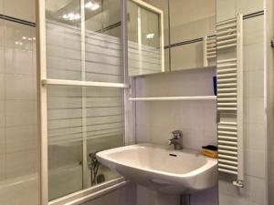 Appartement rénové 34 pièces, grand balcon, 8 personnes, accès pistes - FR-1-455-75