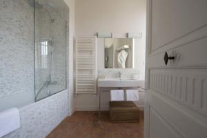 Hotels Hotel de la Villeon : Suite Prestige 