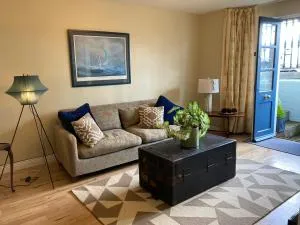 Self Catering Apartment- 11A Westbourne Place - Aghada