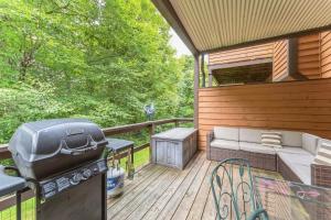 Two-Bedroom Apartment room in 7 Springs Ski & Mountain Adventure Condo condo