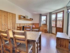 Appartements Appartement skis aux pieds, 6 pers, 2 pieces cabine, balcon, La Tania - FR-1-182A-7 : photos des chambres