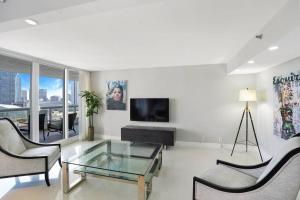 Meet Me in Miami! Impressive Miami Skyline Views