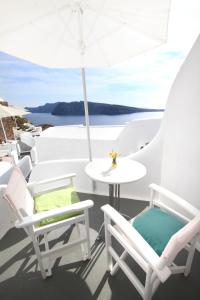 Finesse Suites Santorini Greece