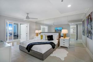 Over The Moon! Miami Skyline and Water Views!