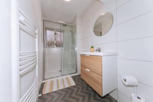 Centrally Located & Spacious 4BD House- St Kevins