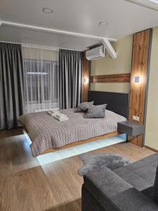 Апартаменти на Лесі Українки Центр 5хв Старе місто Парк