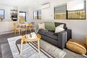 Modern Townhouse Cashel Street 2 bed 2 bath - Linwood