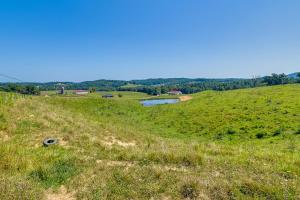 Creek, Trails and Falls! Rural Red River Gorge Cabin