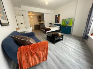 Beautiful Central Woking Studio