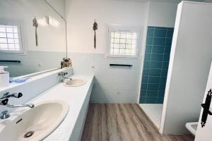 Rare pearl with pool and sea view