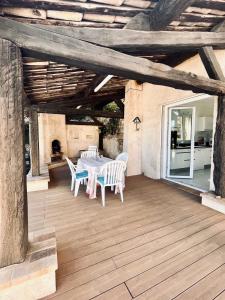 Rare pearl with pool and sea view