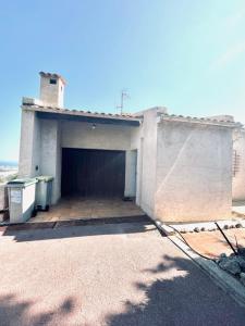 Maisons de vacances Rare pearl with pool and sea view : photos des chambres