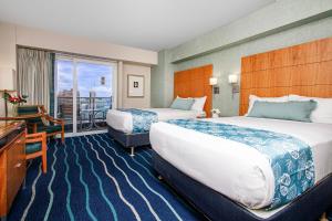 Ocean Views from balcony Walk to Beach and Mall 3024