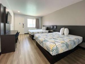 Queen Room with Two Queen Beds room in Motel 6-Costa Mesa CA