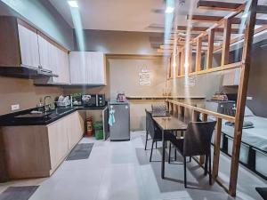 Chillhauz (SM,Ayala,IT,City) WPool & WiFi