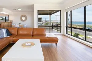 Beachfront Bliss- Aldinga Beach House - 5 BR - Aldinga