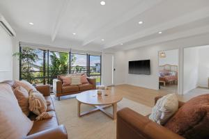 Bayview House with SAUNA and SPA by ReadyStay