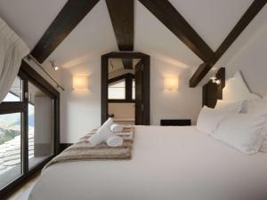 Duplex de 120 m² à Courchevel 1650, pour 8 pers., Centre station, proche pistes avec cheminée et parking - FR-1-631-161