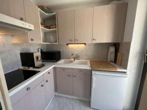 Appartements Appartement 2 pieces 4 couchages, terrasse, proche plages - FR-1-226B-172 : photos des chambres