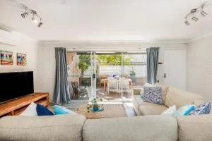 Sawtell Beachfront Villa - 2 mins to everything! - Boambee