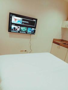 JP Santiago Studio Makati J202