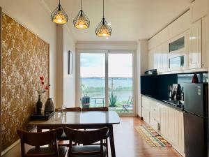 Sweet Home Halong Bay View