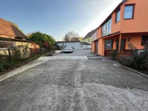 3 Apartments in 1 location