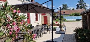 Maisons d'hotes Gite 2 a 8 PERSONNES avec piscine jacuzzi proche chateaux de la Loire : photos des chambres