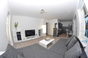 "Ferienwohnungen Appartements - Ferienhaus Müritzglück"