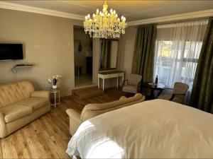 Steenkoppies semi self catering apartment