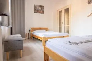 Barát Vendégház - Cosy Guesthouse - Teljes ház privát udvarral - 4 szoba, 2 fürdő - Röszke