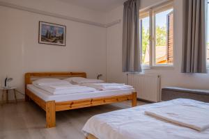 Barát Vendégház - Cosy Guesthouse - Teljes ház privát udvarral - 4 szoba, 2 fürdő