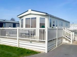 Cosy Shearwater Escape