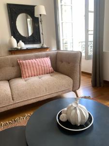 Escale citadine au centre dAvignon, climatisation, appartement de charme, spacieux et lumineux