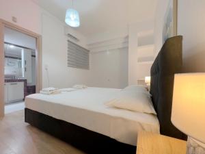 Aristotelous Spacious 109sqm apt in Athens